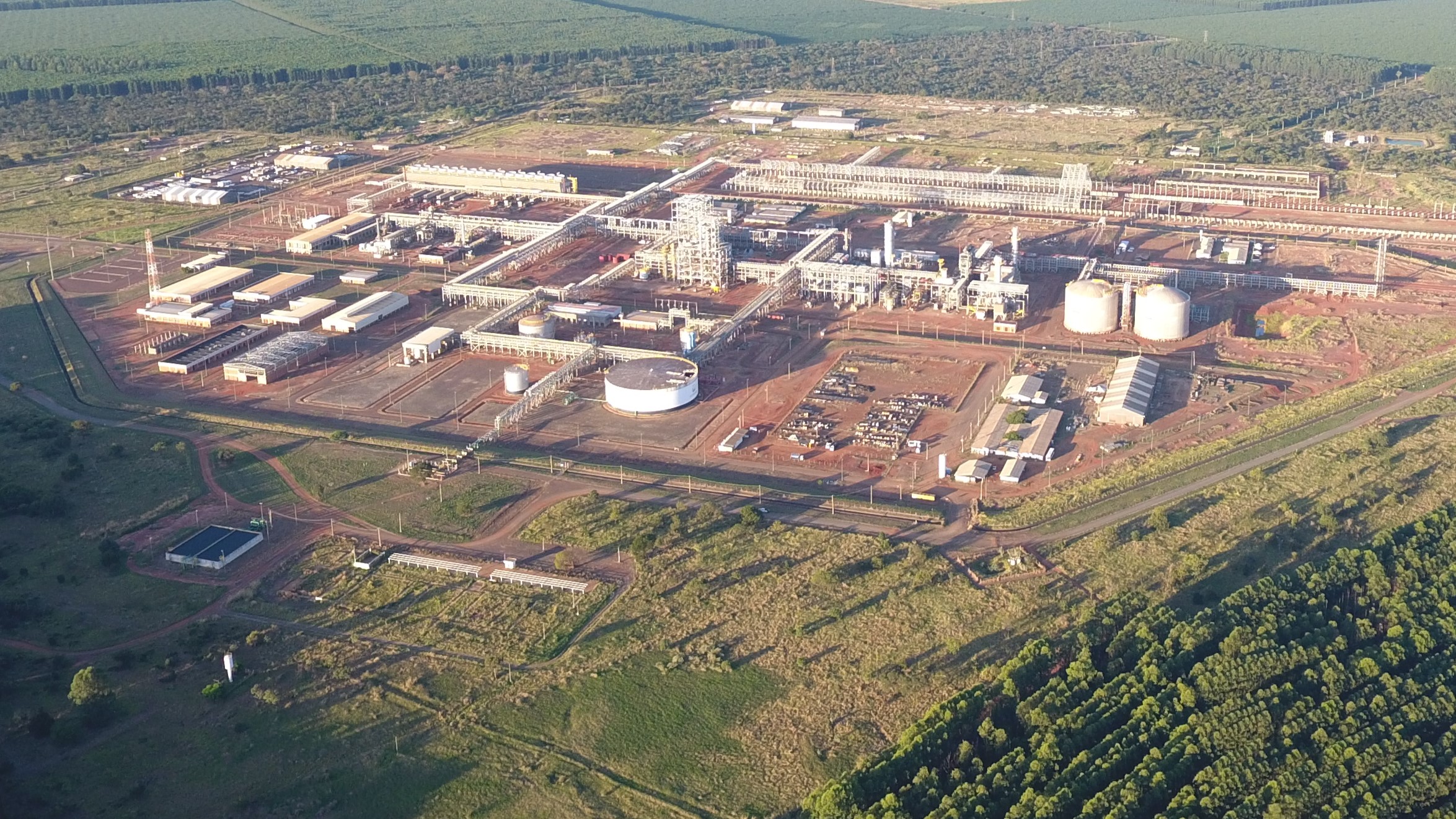 Capa: Conselho da Petrobras aprova retomada das obras da UFN-III em Três Lagoas